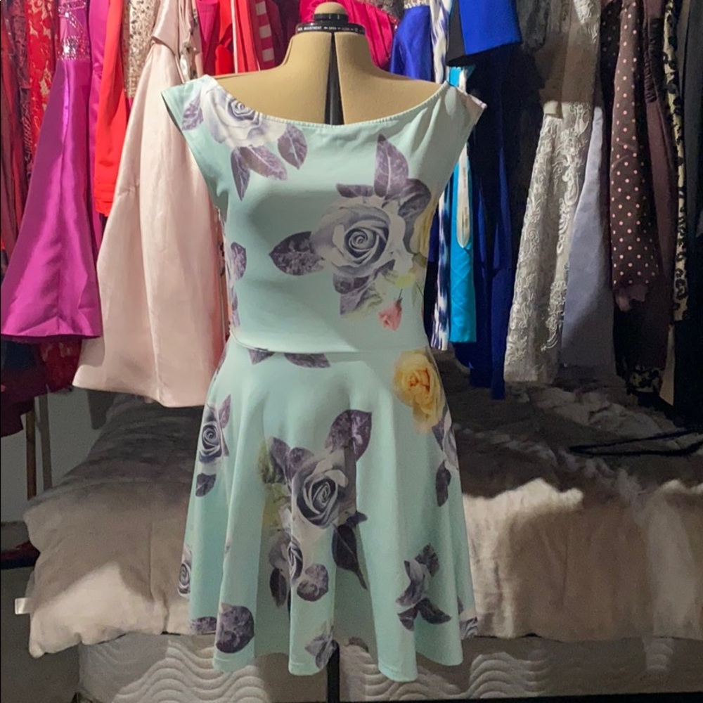 Off the shoulder floral Dress